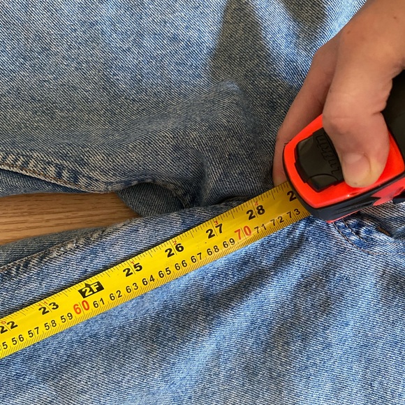 Vintage Levi’s jeans in perfectly distressed condition! - Picture 6 of 7